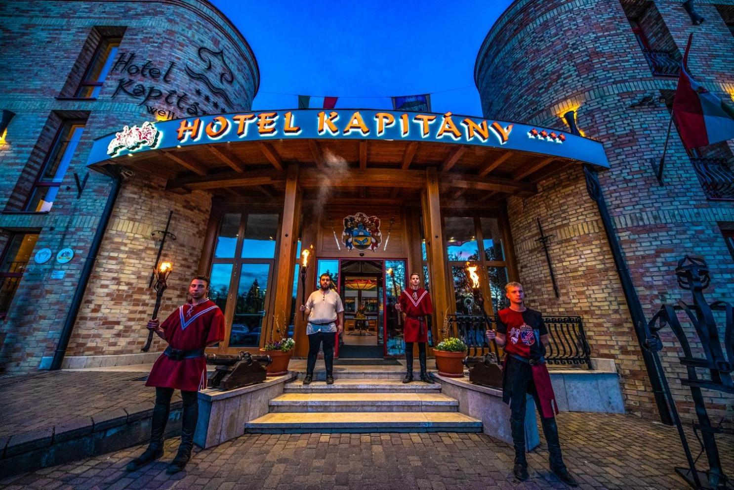 Hotel Kapitany Wellness 수메그 외부 사진